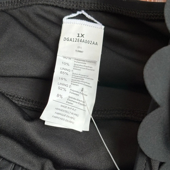 CupShe Solid Black V-Neck One Piece Swimsuit Scalloped Wide Straps Size 1X Pad - Picture 11 of 11